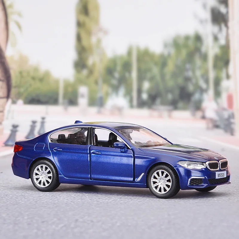 1/36 BMW M550i 5 Series Toy Car Model